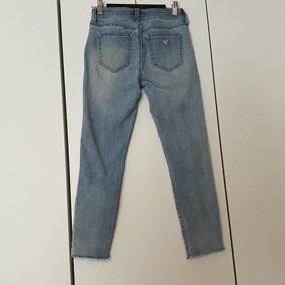Guess Cropped Jeans - Picture 6 of 6